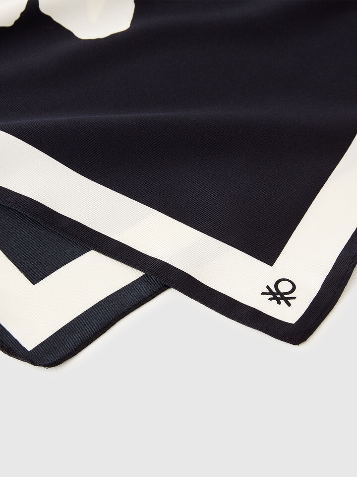 SQUARE SCARF Femme image number 2